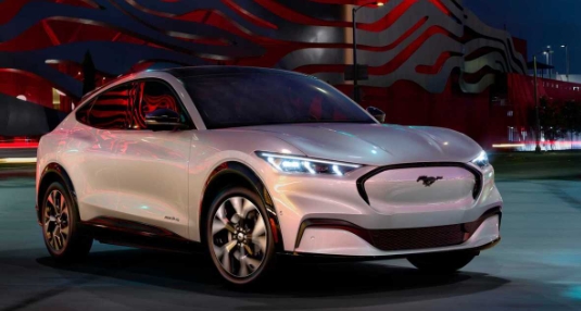 8 Pilihan Mobil Listrik Terbaik untuk Tahun 2025, Cocok Untuk Investasi Masa Depan yang Ramah Lingkungan